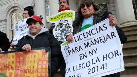 Activistas y legisladores locales se unieron  a favor de las licencias de conducir para indocumentados en NY.
