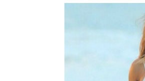 Kim Kardashian se dejó ver en las playas de Miami, Florida, presumiendo de cuerpazo en un bikini blanco.