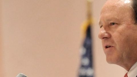 El juez Timothy Black dijo que los estados no pueden hacer lo que el gobierno federal no puede, que es discriminar a las parejas del mismo sexo.