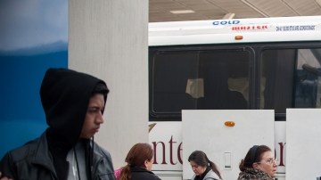 Paisanos viajan de regreso a México.