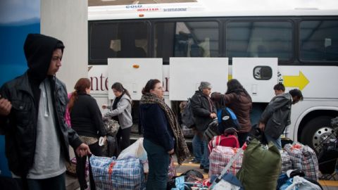 Paisanos viajan de regreso a México.