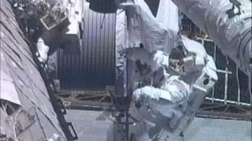 Es la segunda vez en cuatro días que los astronautas estadounidenses realizan una caminata espacial para reparar la Estación Espacial Internacional.