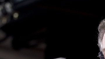 Al centro Joe García.