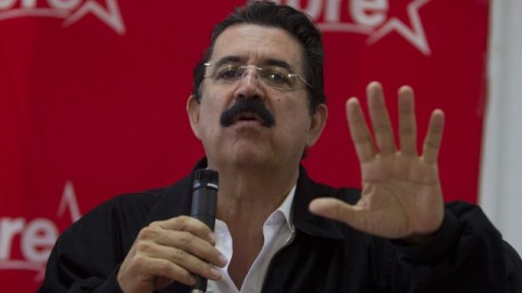 El expresidente Manuel Zelaya dijo que su nuevo partido Libertad y Refundación (Libre) buscará alianzas en el Parlamento para "revertir" la reforma fiscal.