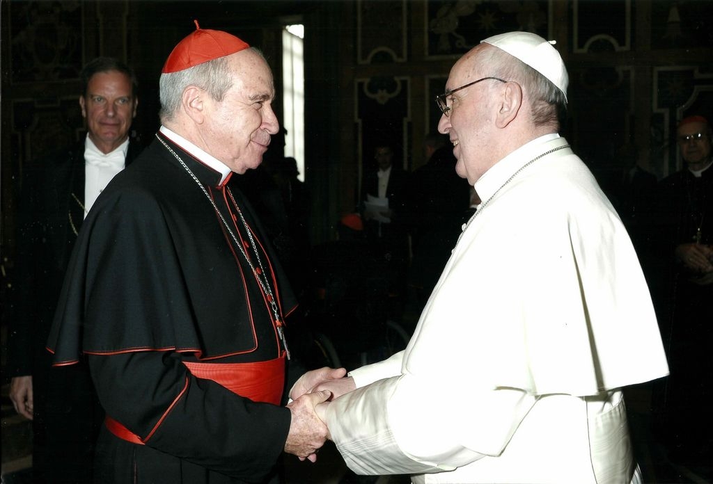 Foto adjunta a la carta enviada al Papa Francisco (derecha) en defensa del cardenal Nicolás de Jesús López Rodríguez (a la izquierda).