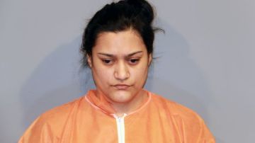 Connie Villa, de 35 años, fue arrestada el domingo 28 de diciembre de 2013 bajo sospecha de asesinar a una de sus hijas, envenenar a los otros 3 el día de Navidad, así como apuñalar a su ex esposo.