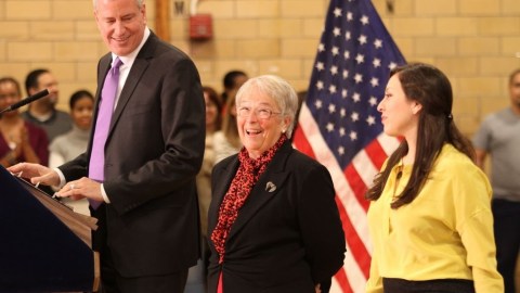 El alcalde electo Bill de Blasio anunció ayer el nombramiento de Carmen Fariña como Canciller Escolar y de Ursulina Ramírez como su Jefa de Equipo.