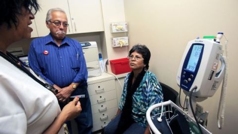 Rudy y Lupita Montalvo de California, están entre las personas que han podido inscribirse a un plan de médico, gracias a la reforma de salud. La pareja había perdido su cobertura médica cuando se jubiló Rudy.