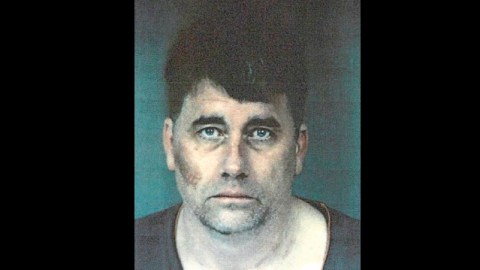 Gary Lee Bullock, 43 años de edad, de Redway, está detenido en relación con el asesinato del reverendo Eric Freed, en Eureka, California