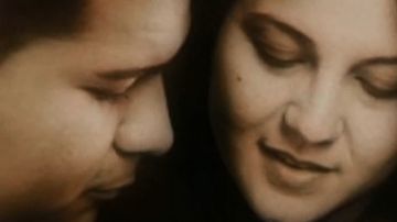 Marlise Muñoz  tenía 14 semanas de embarazo cuando fue declarada con muerte cerebral. En la foto, junto a su esposo Erick.