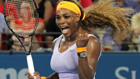 Serena  celebra su victorioa sobre Victoria Azarenka ayer en la final de Brisbane.