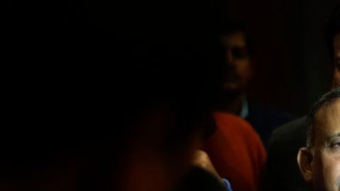 Uttam Khobragade, padre de la exdiplomática india, Devyani Khobragade, dijo en Nueva Delhi que su hija se sacrifico por su país.