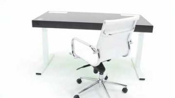 El Stir Kinetic es tres veces más que un escritorio motorizado de altura ajustable.