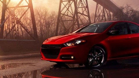 La versión Blacktop toma como base a la configuración Dart SXT Rallye Appearance Group.