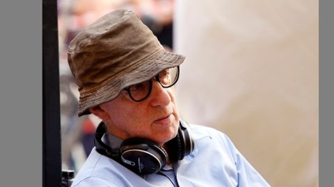 Woody Allen recibió anoche a través de Diane Keaton el Premio Cecil B. Demille a la Trayectoria.