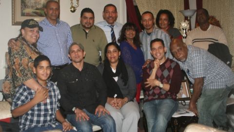 El empresario Ricardo García entre otros dominicanos fundadores del PIN en Nueva York.