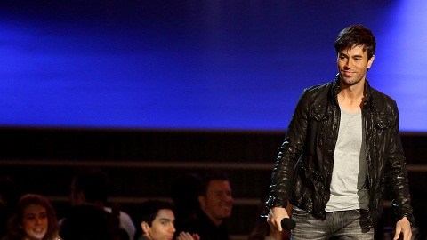 Iglesias lanzó la semana pasado el sencillo “Freak”, un tema electrónico que grabó con Pitbull.