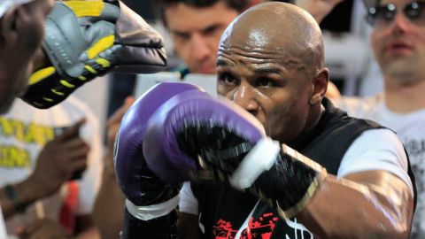 Mayweather pelea con rival por definir el 3 de mayo en Las Vegas.