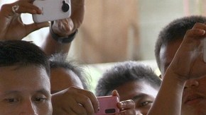 Bieber además está asustado de que se filtren unas fotos en las que aparece desnudo.