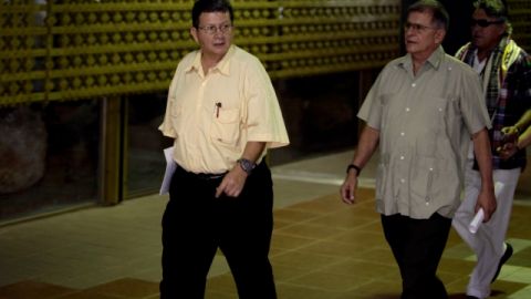 Los miembros de las FARC, desde la izquierda, Pablo Catatumbo, Ricardo Téllez y Jesús Santrich llegan a la continuación de las conversaciones de paz.