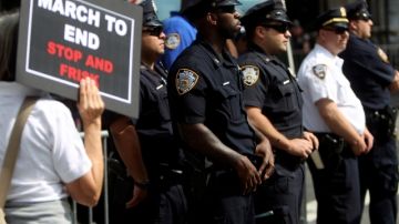 Las manifestaciones en contra de la práctica conocida como "detención y cacheo" ("Stop & Frisk) han puesto en jaque a la policía de Nueva York.