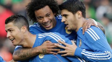 Cristiano Ronaldo celebra su gol con Marcelo y Álvaro Morata