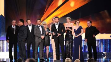 El elenco de American Hustle' recibe el premio y Bradley Cooper fue el encargado de dar los agradecimientos.