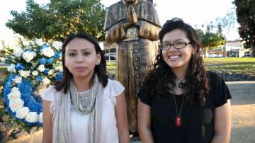 Jennifer Carcamo (d) y Nancy Zúñiga, hijas de inmigrantes salvadoreños.