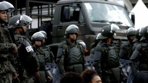 Militares podrían vigilar las sedes del Mundial de Brasil 2014