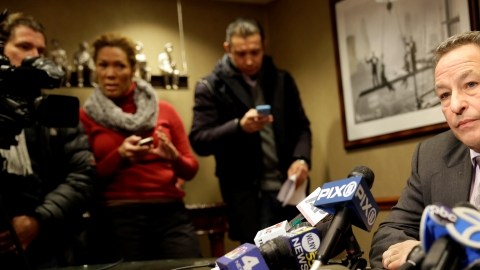 David Perecman, abogado de la familia de Avonte Oquedo  habla  durante la conferencia de prensa de ayer sobre el desenlace del caso.