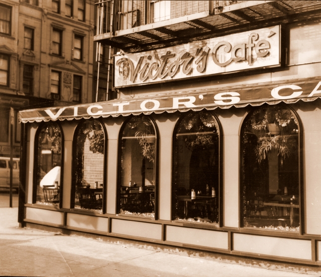 Fachada del local donde se fundó Victor's Cafe en 1963, en la calle 71 y la  avenida Columbus.