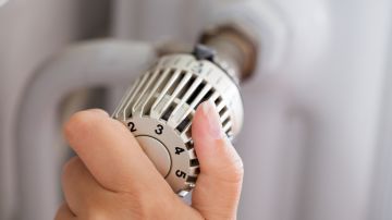 El suministro de gas propano es esencial para la calefacción en los hogares.