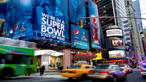 Las cámaras  en Times Square son apenas una parte de la amplia operación de seguridad con motivo del “Super Bowl”.