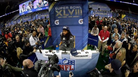 El hombre de los 'dreadlocks' soprendió en un 'media day' en el que Marshawn Lynch dio la mala nota.