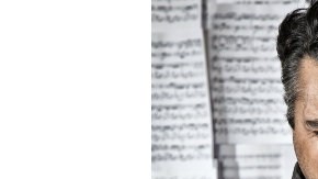 Jaime Camil se muestra contento del éxito de audiencia de la telenovela ‘Qué pobres ran ricos’.