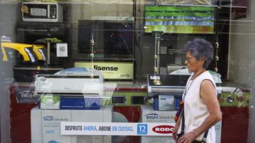 Las autoridades argentinas advirtieron a los comerciantes de electrodomésticos que se penalizará la muestra de productos sin los precios.