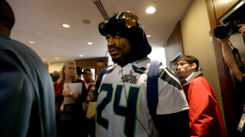Lynch se la vuelve a hacer a los medios.