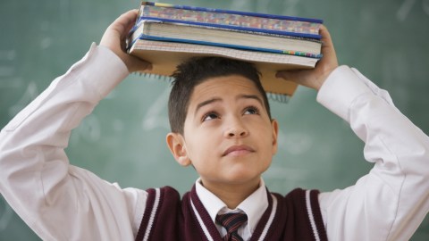 Debe ser prioridad para las autoridades educativas de Nueva York aumentar el número de programas bilingües que beneficien a los estudiantes latinos.