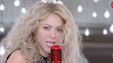 Shakira da una probadita de su sensualidad y deleita a sus fans en el promocional.