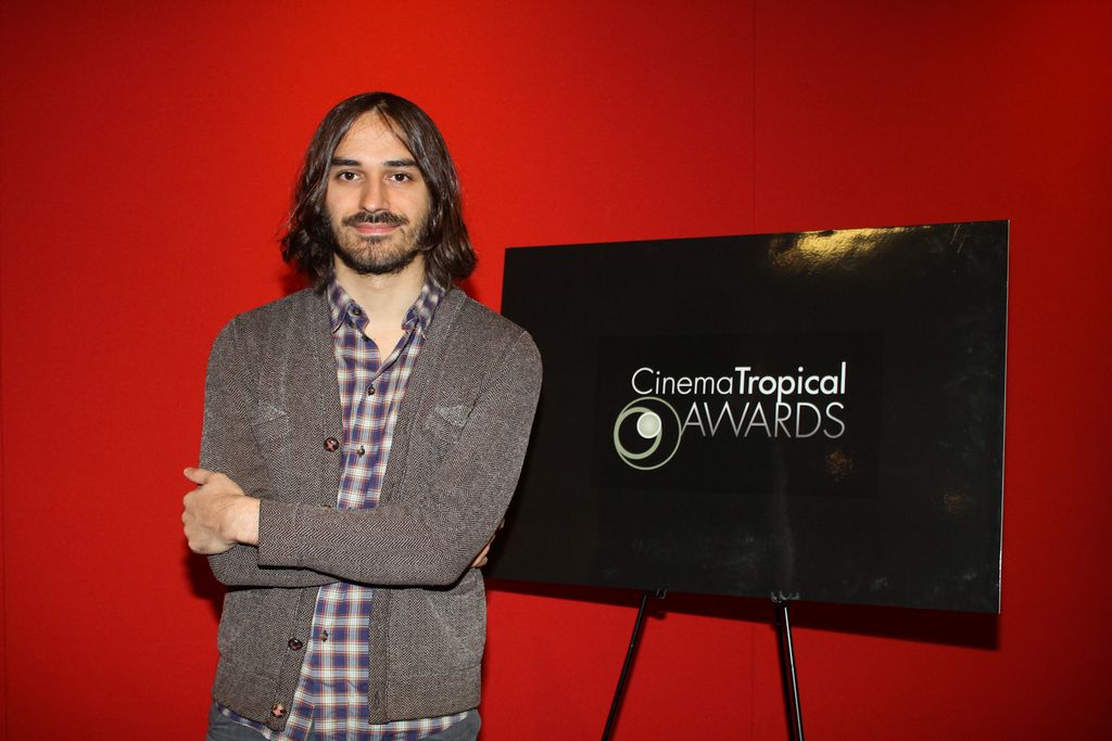 El director Matías Piñeiro fue el gran ganador de la noche por la cinta “Viola”.