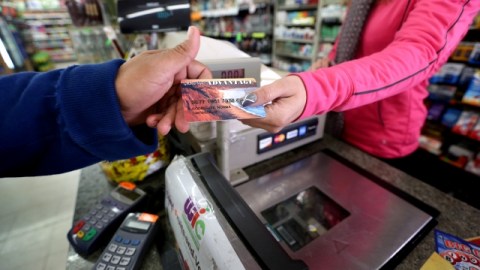 Alrededor de 47.5 millones de personas reciben cupones de comida en todo el país.