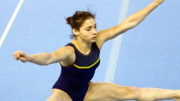 La atleta brasileña en una foto realizando una rutina gimnástica.