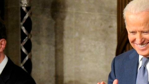 El líder republicano John Boehner (der.),  le exigió al presidente Barack Obama que este años trabaje de forma bipartidista.