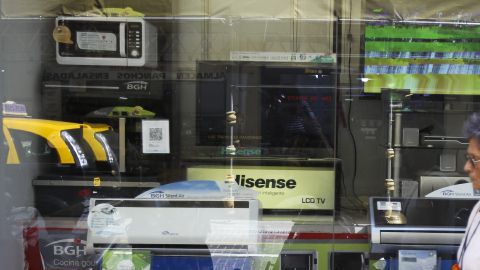 Las autoridades argentinas advirtieron a los comerciantes de electrodomésticos que se penalizará la muestra de productos sin los precios.
