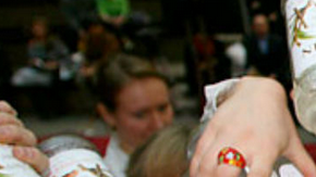 Las tasas de consumo en las mujeres fluctuaron según los eventos políticos, pero en este grupo el hábito de beber fue menor, con lo cual la tasa de mortalidad fue más baja.