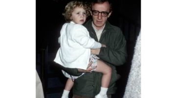 Woody Allen ha negado haber abusado sexualmente de su hijastra Dylan en varias ocasiones.