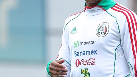 Giovani Dos Santos respalda a Carlos Vela.