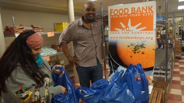 Daryl Foriest, director de un local de distribución de alimentos en Harlem, precisó que, desde hace un año, tienen nuevos clientes.