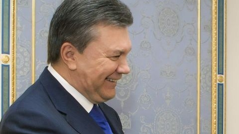 El presidente de Ucrania, Víktor Yanukóvich parece haber perdonado hoy a la mal hablada Victoria Nuland.