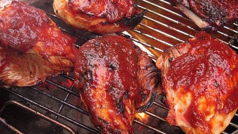 Asado calentado colombiano.